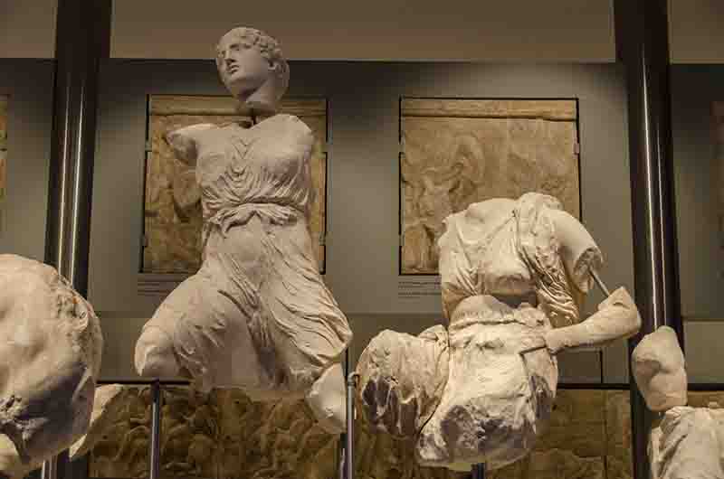 59 - Grecia - Atenas - museo de la Acropolis - sala del Partenon
